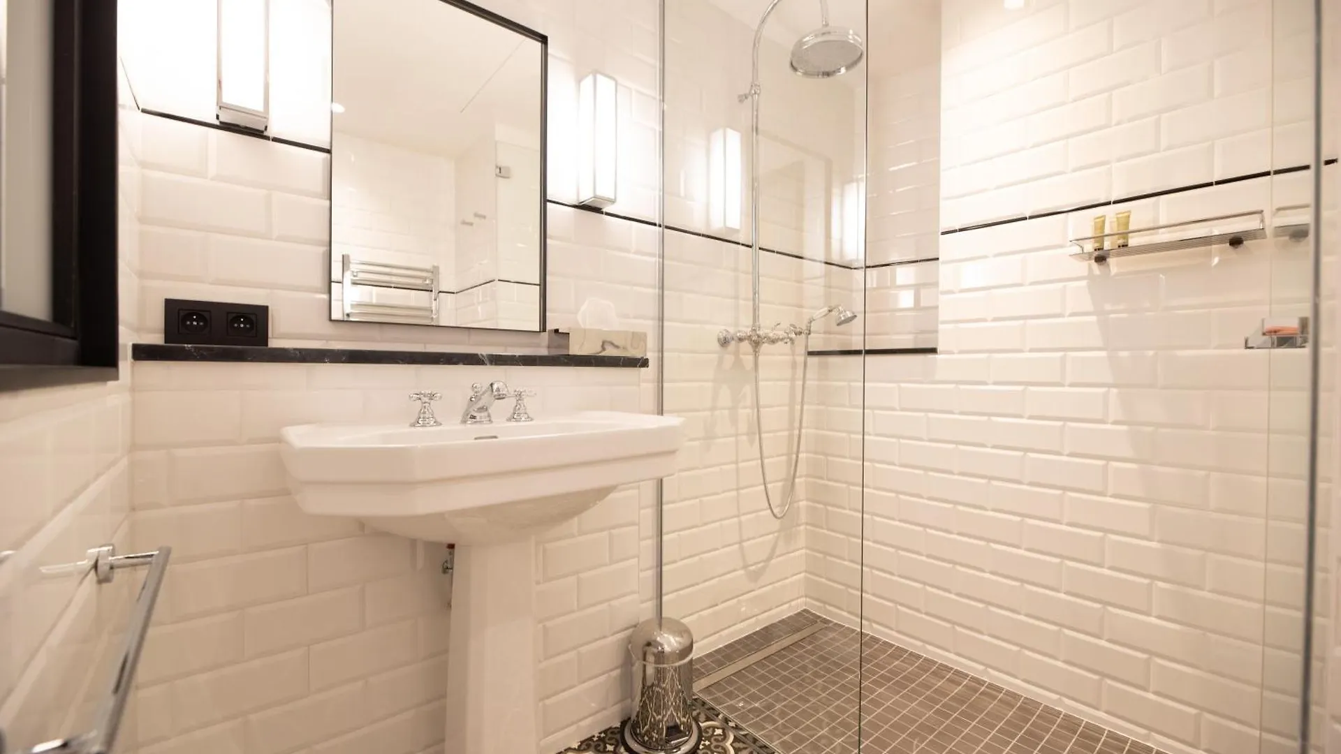 Demeure Montmartre Apartment Paris