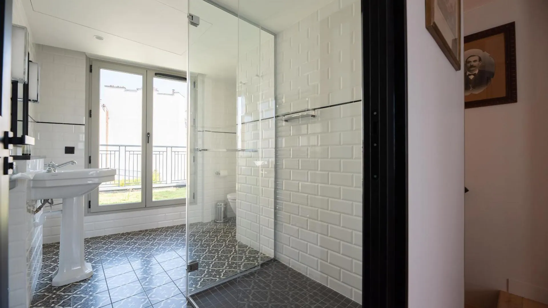 Demeure Montmartre Apartment *