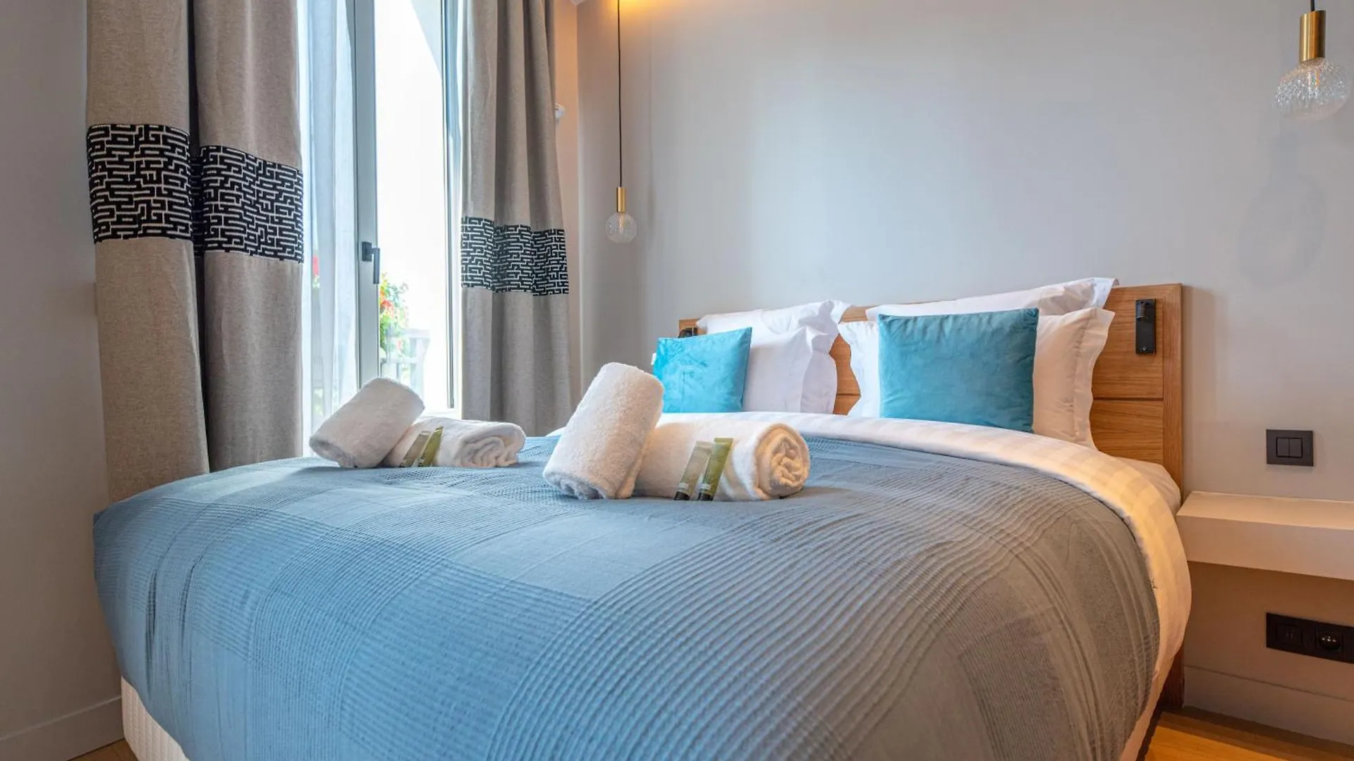 Demeure Montmartre Apartment *